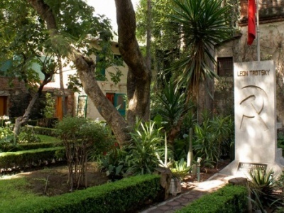 Фрида Кало, Троцкий, Сочимилько